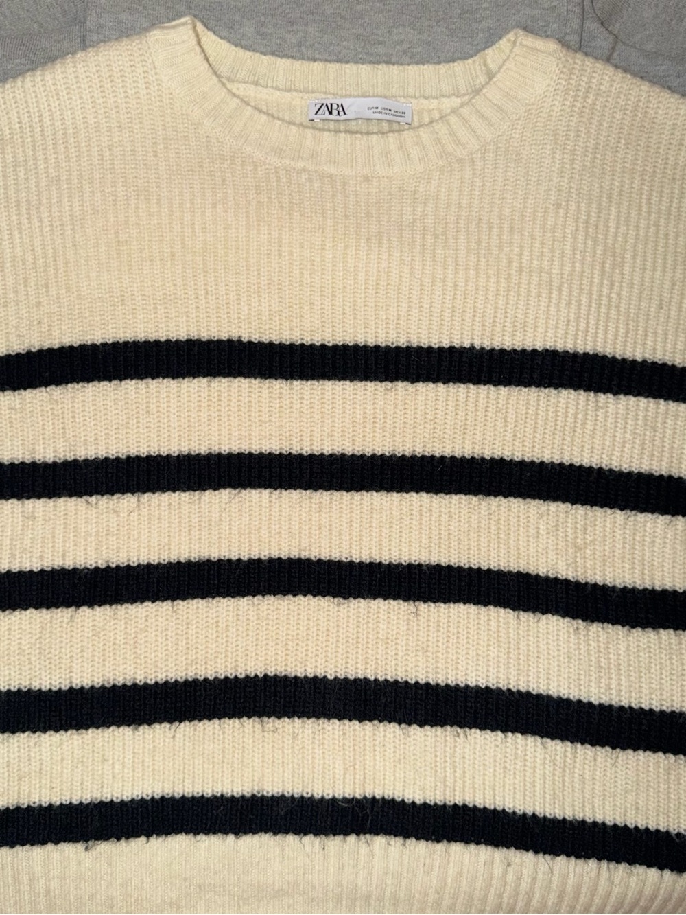 Zara Women’s Cream Knit Sweater with Black Stripes